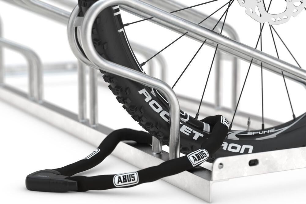 Fahrradständer WSM Bügelparker 1162, verzinkt, Freiaufstellung, 210cm lang, für 12 Fahrräder, bis zu 55mm Reifenbreite, zweiseitige Radeinstellung