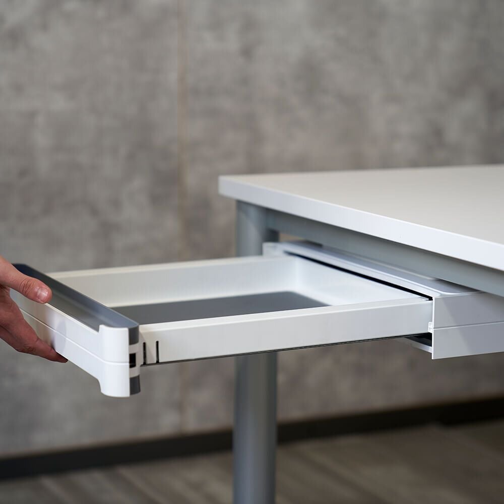 Unterbauschublade Hammerbacher VUCBS/W, 43x41x7cm (BxTxH), für Tische bis 50mm
Rahmengestell, abschließbar, Griffmulde grau,
weiß
