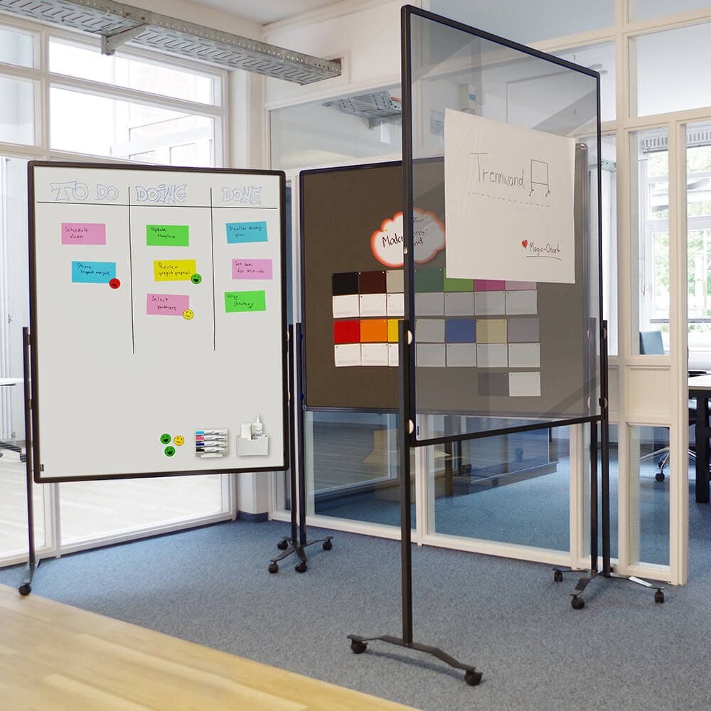 Whiteboard Legamaster PREMIUM PLUS mobil 7-204810, 150x120cm, emailliert, bakterienresistent,
trocken abwischbar, Stativtafel mit 4 Rollen