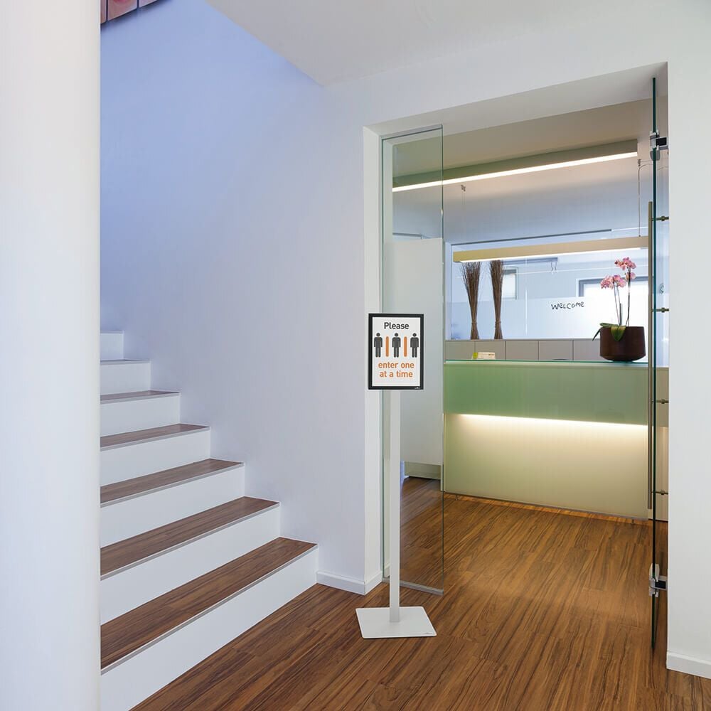 Infoständer Durable INFO STAND BASIC A4 501257, für DIN A4 hoch+quer, 2 Magnetrahmen, Standprofil, beschwerte Bodenplatte, anthrazit