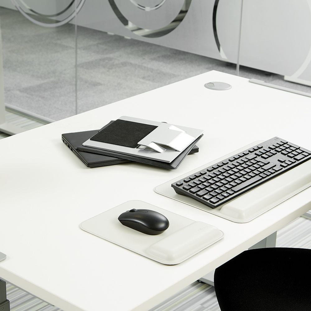Notebookständer Fellowes Hylyft 5010501, bis 18 Zoll Notebooks, Tragfähigkeit: bis 4kg, 6-fach höhen-/winkelverstellbar, Aluminium/Kunststoff, silber/schwarz