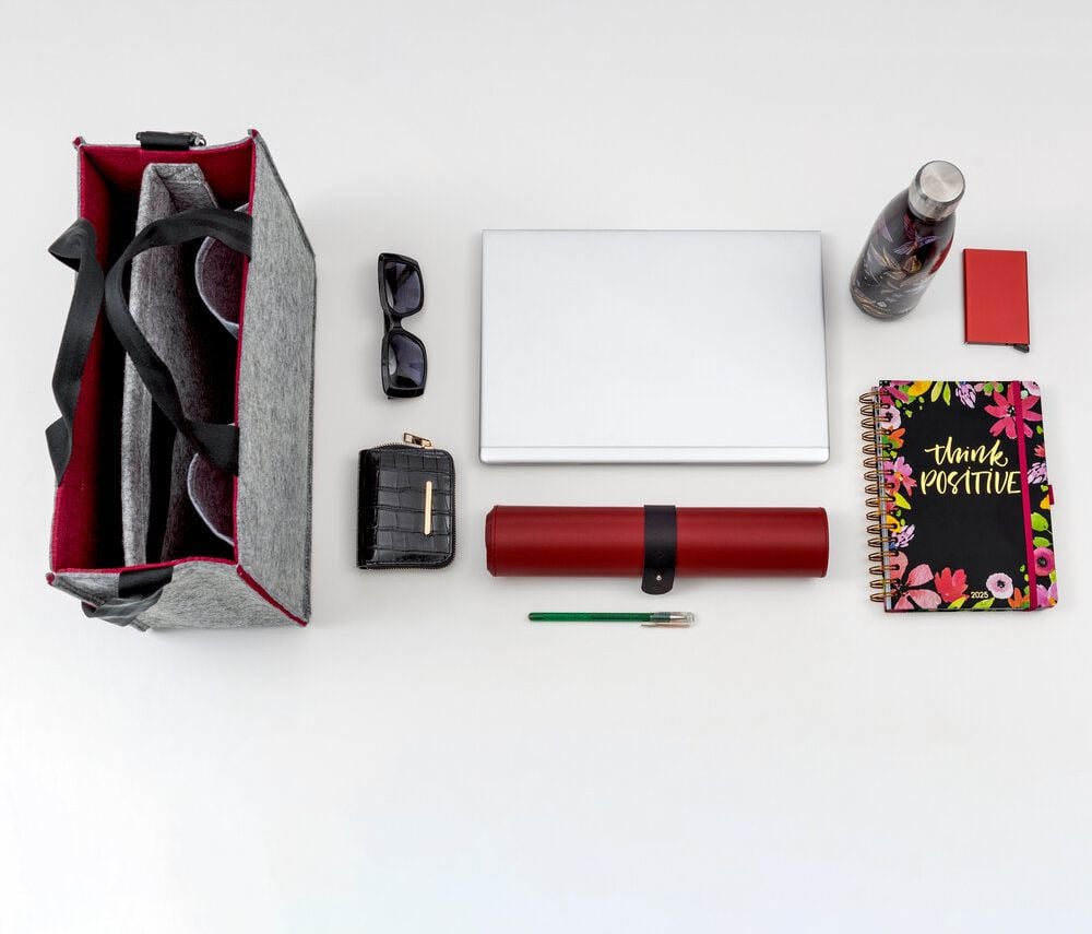 Aufbewahrungstasche Sigel Desk Sharing Bag Bicolor M BA426, für Laptops bis 15,4 Zoll, 100% recycelter PET-Filz, 2 Fächer, 5 separate Einsteckfächer, grau/dunkelrot