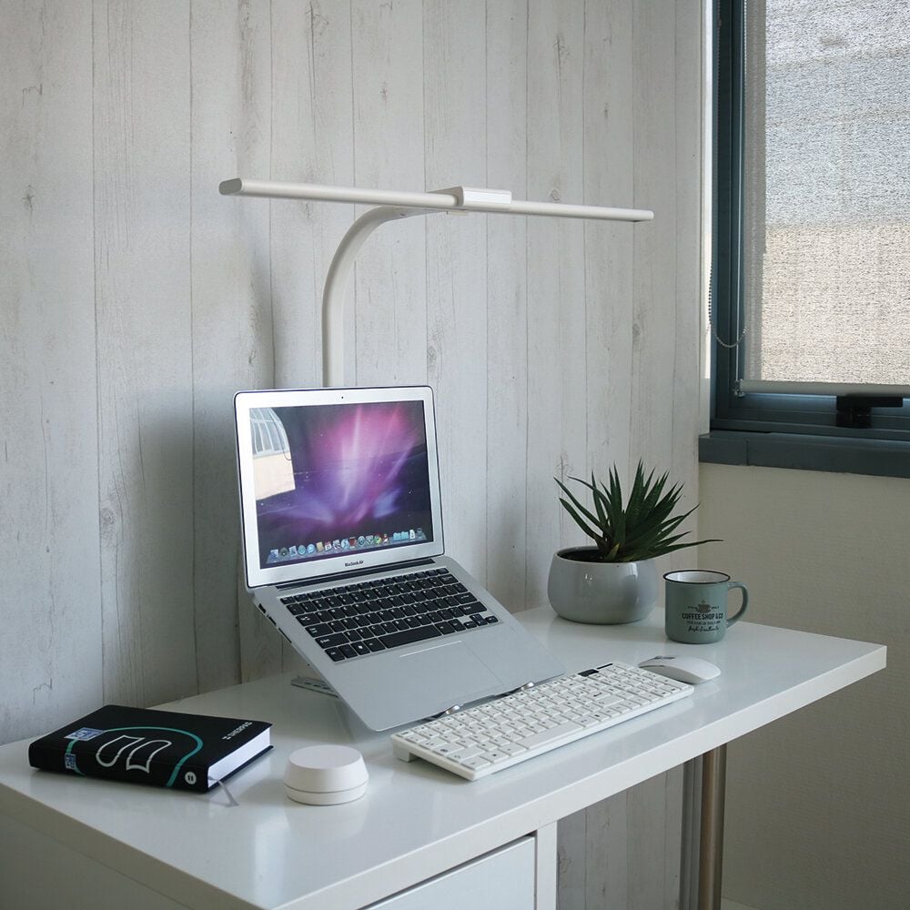 LED-Schreibtischleuchten Unilux STRATA base 40018844, 18 W, LED (warmweiß-tageslichtweiß), 2235lm, 5 Farbtemperaturen, dimmbar, USB-Ladefunktion, Standfuß, schwarz