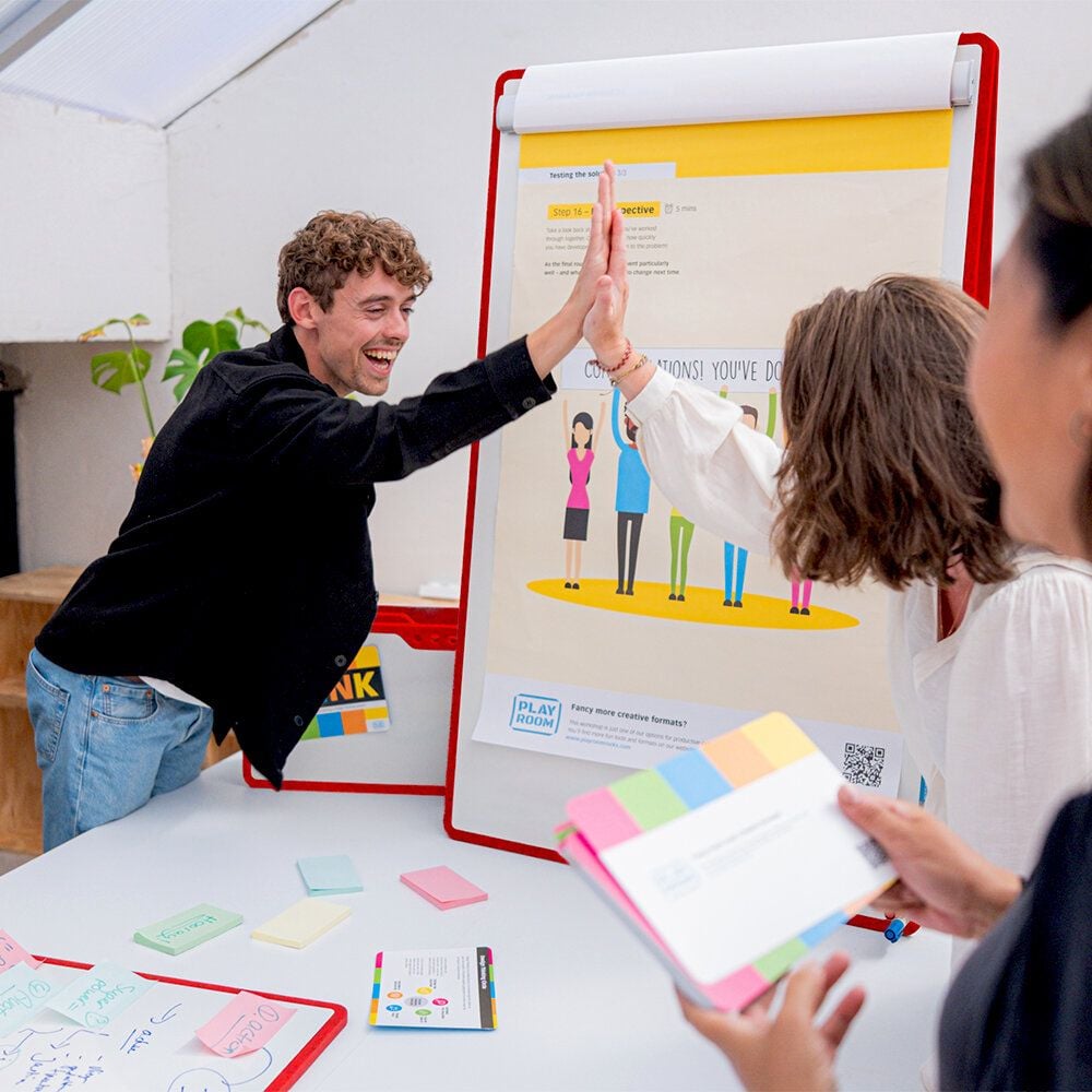 Whiteboard Playroom Playboard medium 868769000/868729000, 75x119,4cm, emailliert, trocken abwischbar, farbiger Rahmen, freistehend/Wandanlage, rot