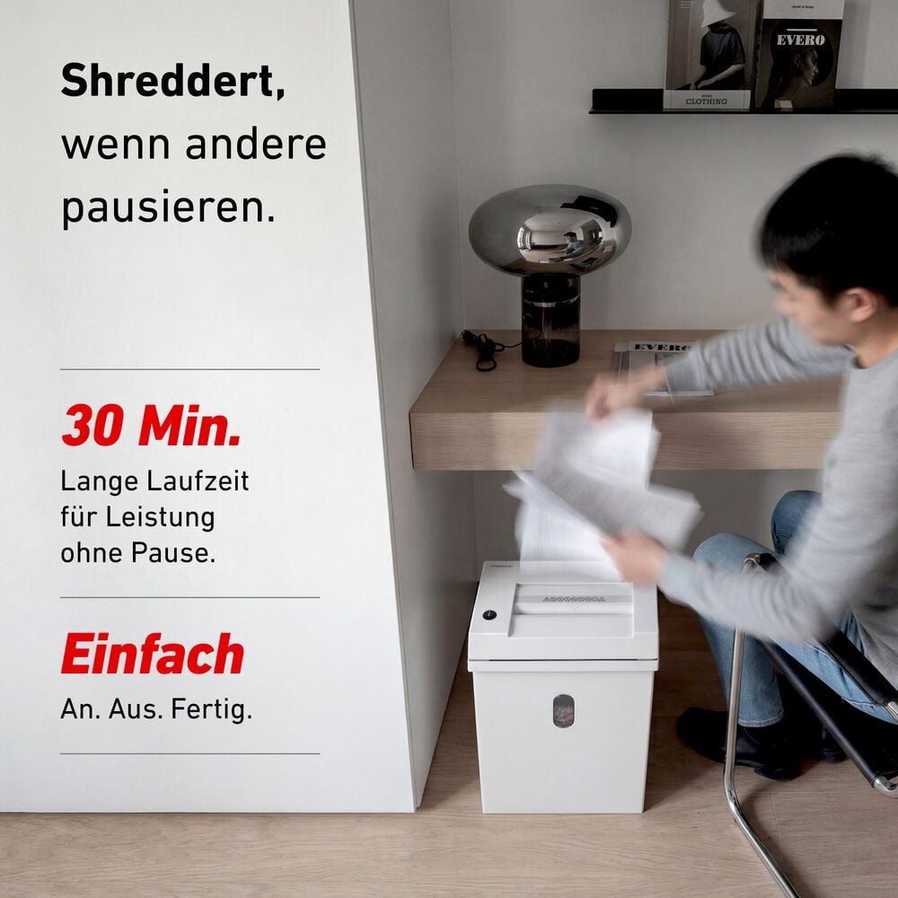 Aktenvernichter Ideal Shredcat 8200 CC P-4 82009111, 4x40mm Partikelschnitt, ca. 12-14 Blatt, 21 Liter Behälter, weiß