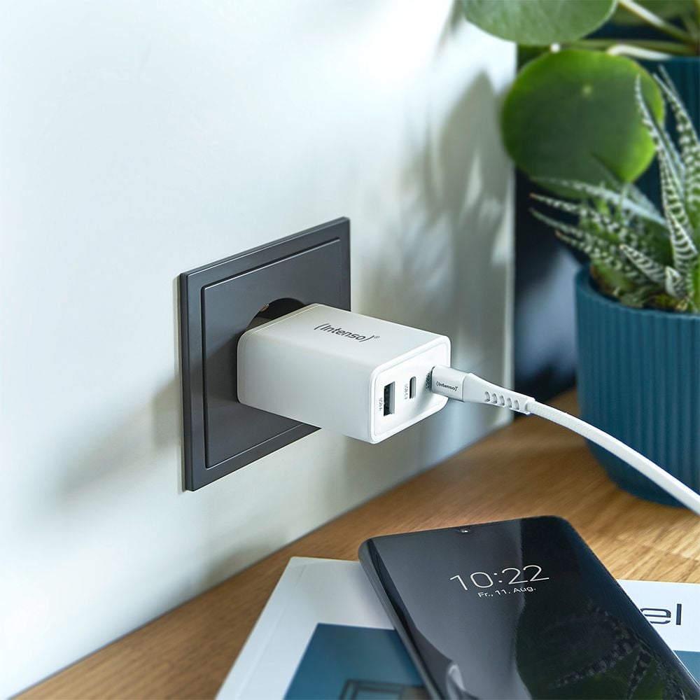 Ladegerät Intenso Power Adapter W65ACC GaN 7806512, 1x USB-A Ausgang, 2x USB-C Ausgang, 65W, weiß