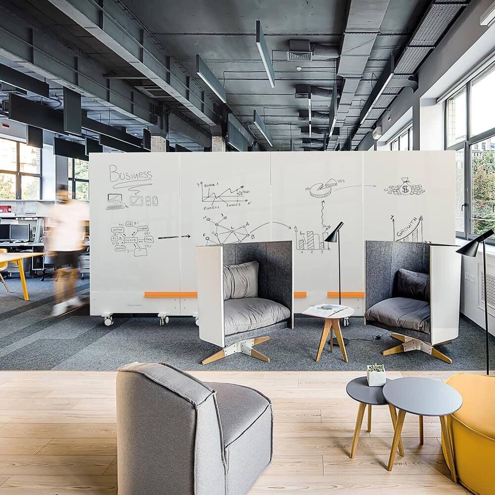 Whiteboard Magnetoplan Infinity Wall mobil 1141100, 98x153 cm, beidseitig emailliert, trocken
abwischbar, schmaler Designrahmen,
freistehend auf Rollen