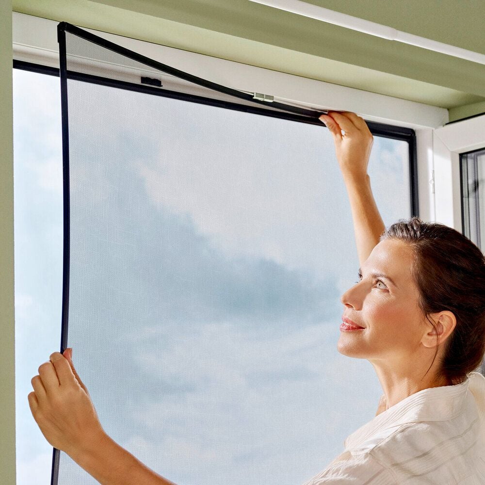 Fliegengitter Tesa INSECT STOP Clip-On Anklipsrahmen 55360, 100x120cm, für PVC-Fenster, Anklipsrahmen, Profile, Clip-Set mit Klebestreifen, Ecken, anthrazit, anthrazit