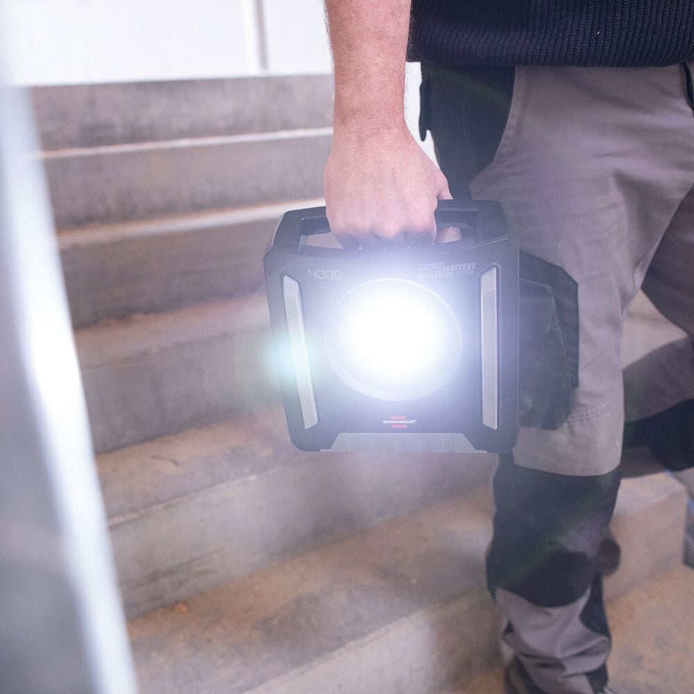 LED-Baustrahler Brennenstuhl Professional Multi Battery, 40 Watt, 4500 Lumen, Standfuß, Tragegriff, 4 Schaltstufen, IP65, IK08, inkl. Einhell-Adapter, schwarz
