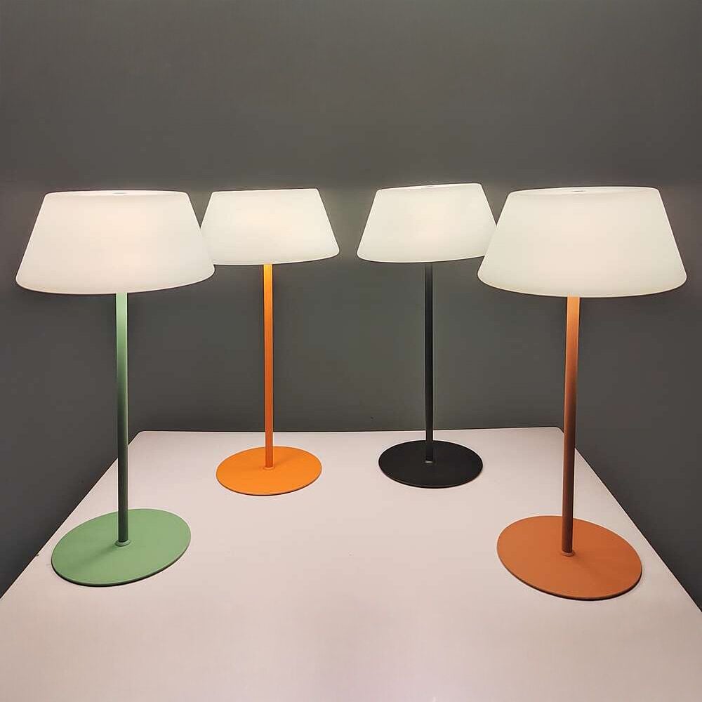 LED-Schreibtischleuchten Unilux LOOMPA, 2 W, LED (warmweiß), 109lm/W, IP44 spritzwassergeschützt, Standfuß, rot