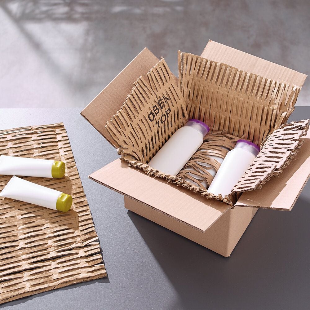 Verpackungspolstermaschine HSM ProfiPack P425 1531054, varibales Polstermaterial, 80kg/h, mobil auf Rollen, inkl. Adaptionssatz für Absaugung, 770x611x1040mm