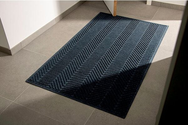 Schmutzfangmatten M+A Matting Waterhog Heringbone, 180x250cm, rechteckig, Innen- und Außenbereich,
profiliertes Fischgrätenmuster, erhöhte
Noppen, Gummirand, beige
