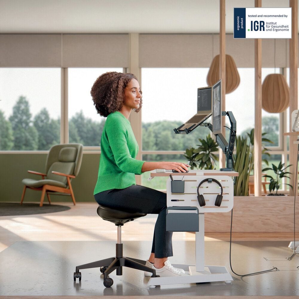 Sitzhocker Leitz Ergo 65780095, 46-59cm Sitzhöhe, dreieckiger Sitz, Rollen
für alle Bodenarten, schwarz