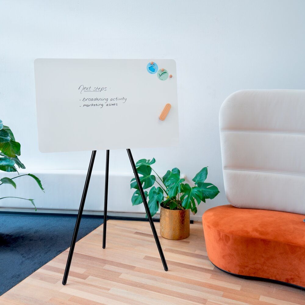 Flipchart Legamaster SKETCH INFINITE 7-153800, Tafel 69x110cm, Dreibeinstativ, Holz/Stahl,
inkl. Block + Stifte