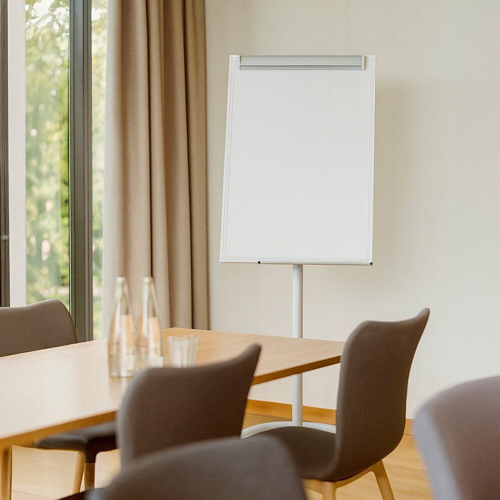 Flipchart a-series Mobil AS1479, Tafel 67x95cm, Einbeinstativ mit Rollen, weiß