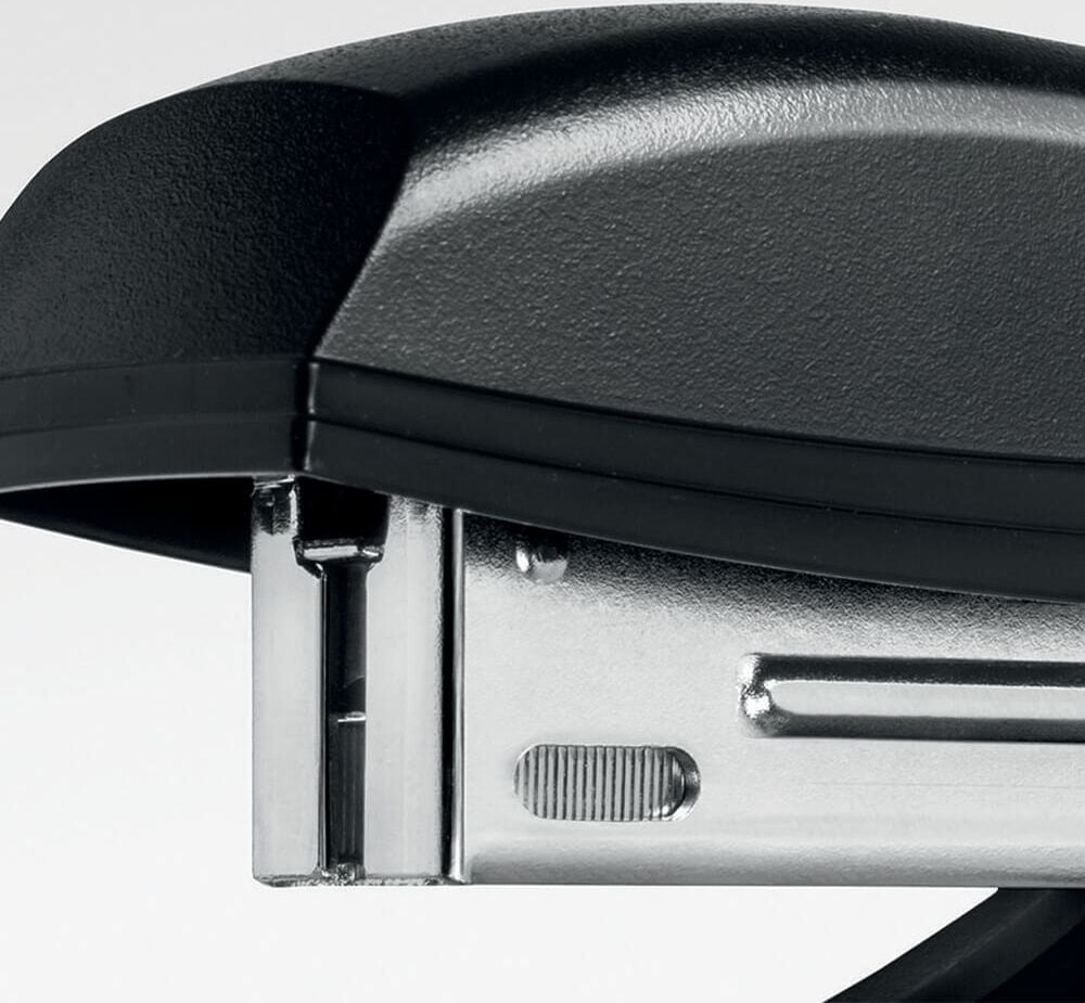 Heftgerät Leitz NeXXt Recycle 5604, bis 30 Blatt, Einlegetiefe: 40mm, für 24/6 + 26/6 Klammern, recycelter Kunststoff, schwarz