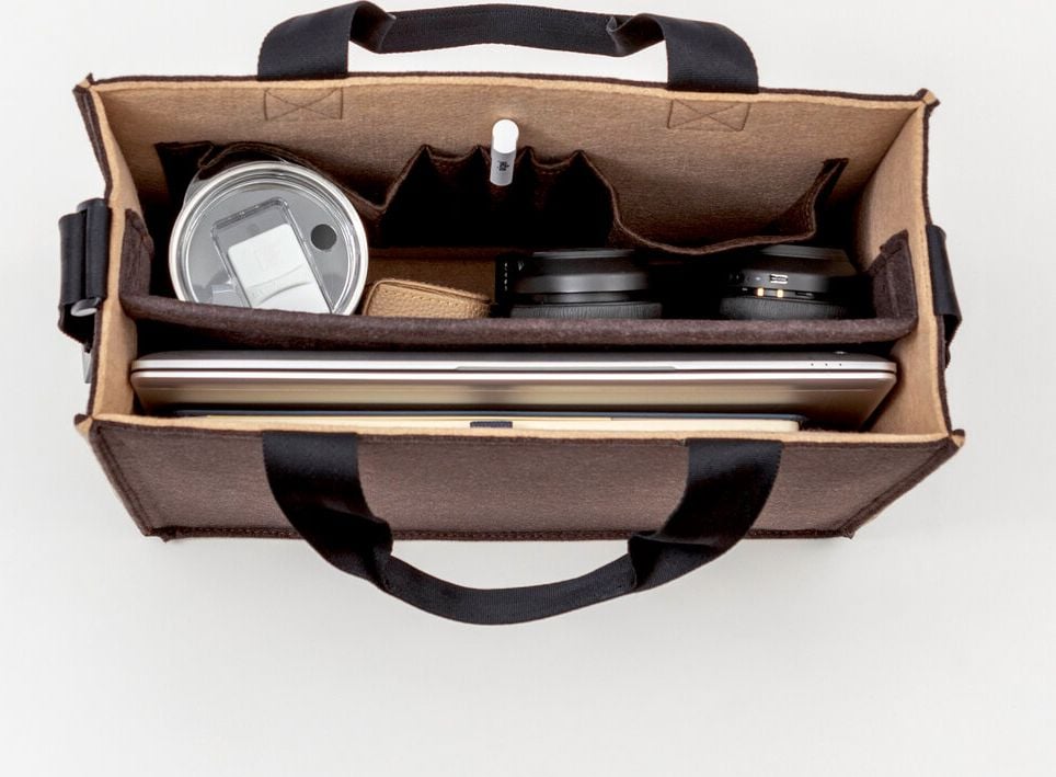 Aufbewahrungstasche Sigel Desk Sharing Bag Bicolor M BA422, für Laptops bis 15,4 Zoll, 100% recycelter PET-Filz, 2 Fächer, 5 separate Einsteckfächer, braun/beige