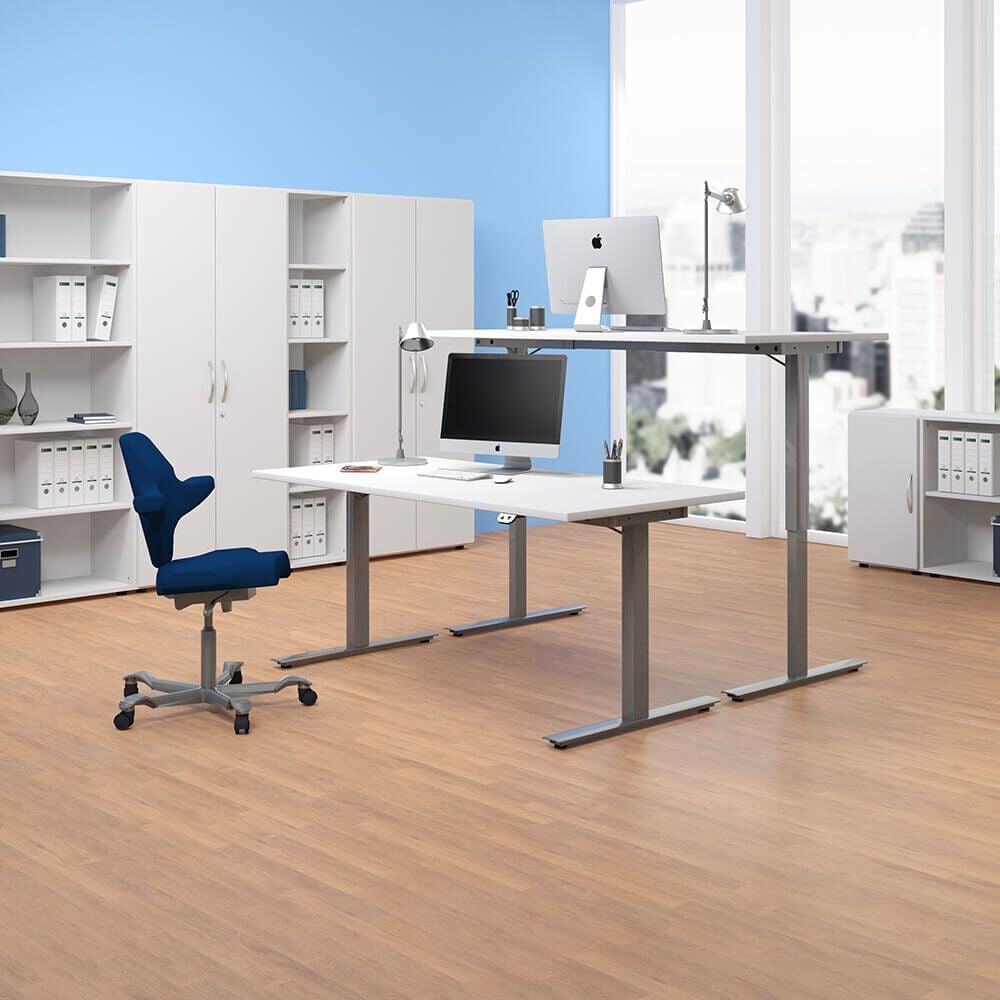 Hubschreibtisch Geramöbel Elektro Flex S-08F1808, 180x80cm (BxT), 65-125cm Höhe, rechteckig,
T-Fuß silber, ahorn
